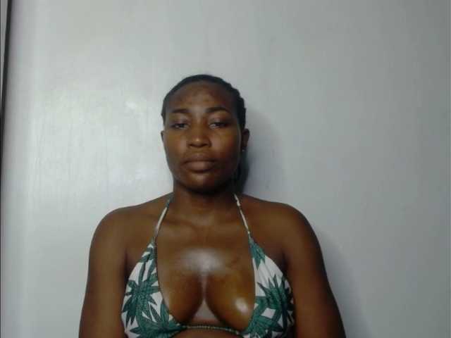 Cherryredcunt live on BongaCams