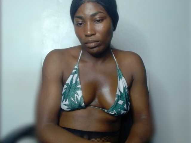 Cherryredcunt — live female cam