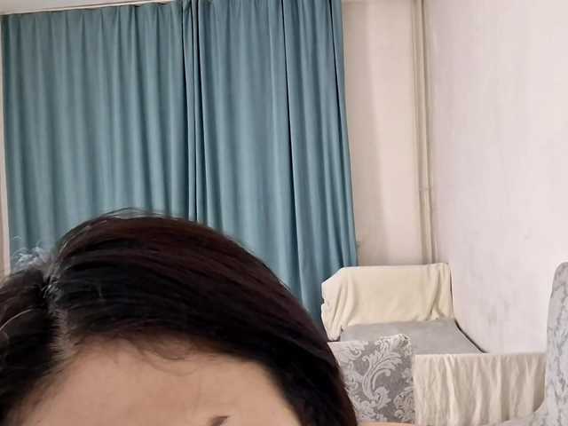 AraPfieffer's BongaCams show and profile