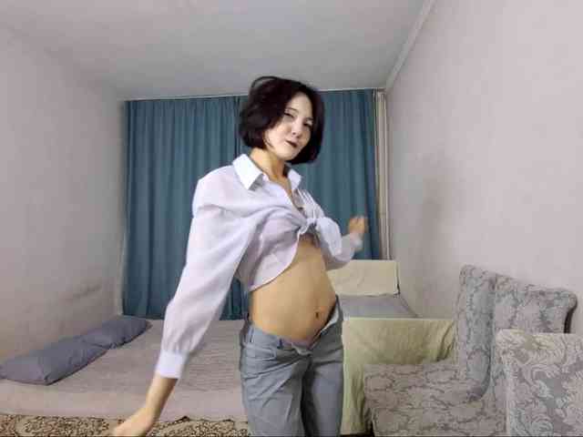 UrSweetieLeigh webcam