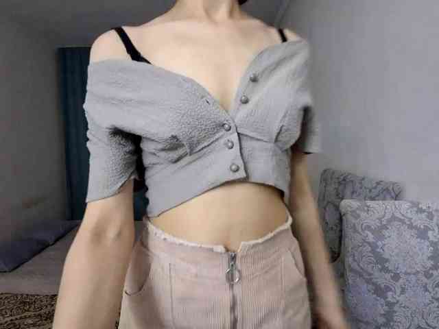 UrSweetieLeigh webcam