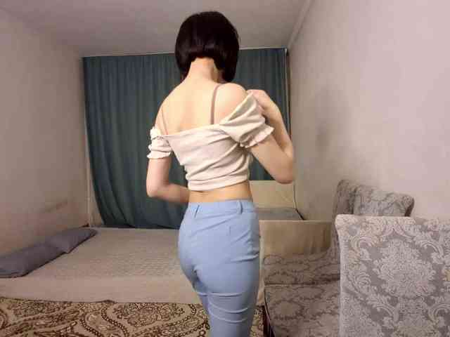 UrSweetieLeigh webcam