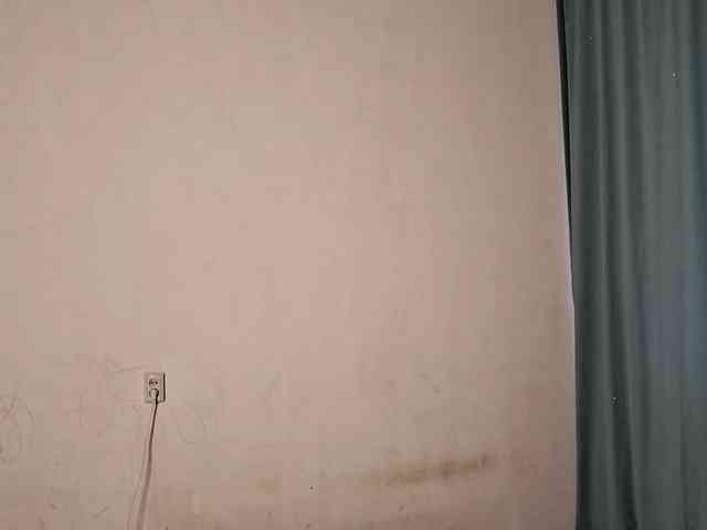 UrSweetieLeigh webcam