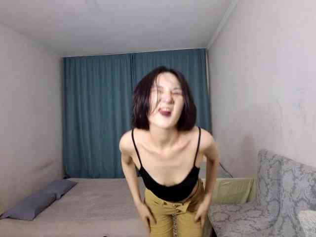 UrSweetieLeigh webcam