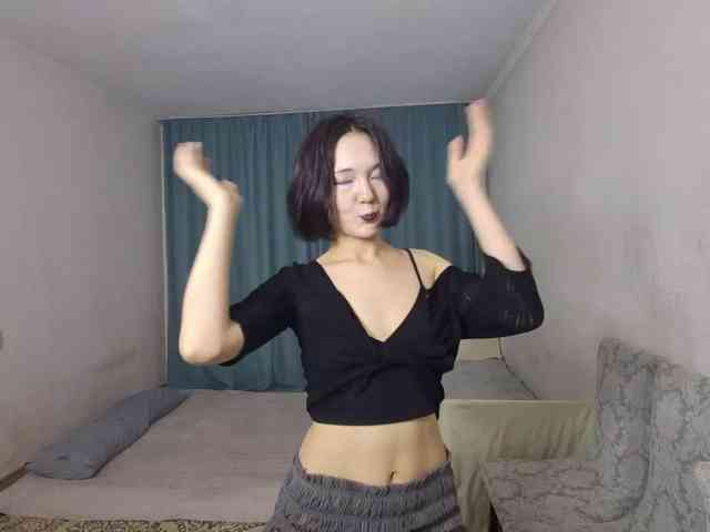 UrSweetieLeigh webcam