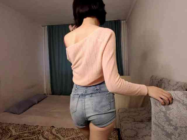 UrSweetieLeigh webcam