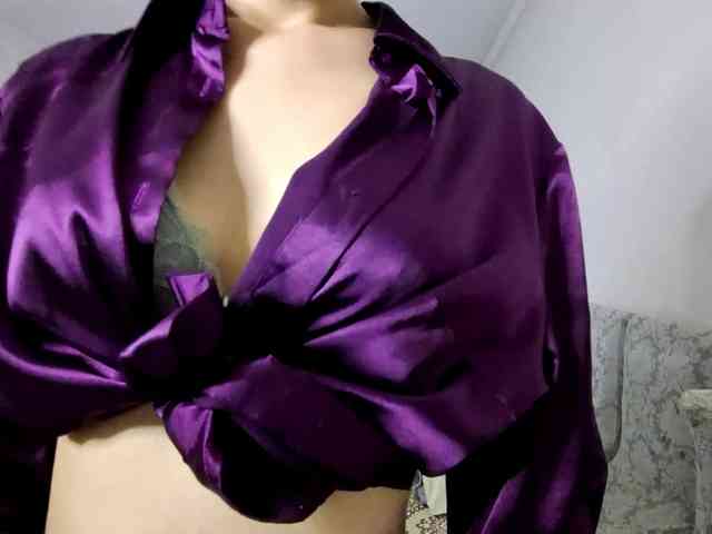 UrSweetieLeigh webcam
