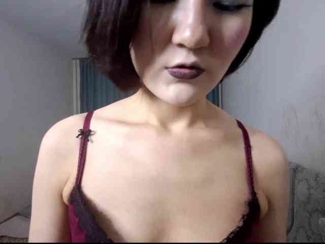 UrSweetieLeigh webcam