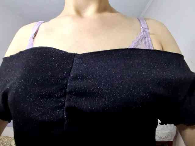 UrSweetieLeigh webcam