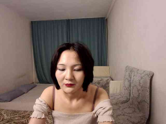 UrSweetieLeigh webcam