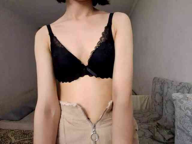 UrSweetieLeigh webcam