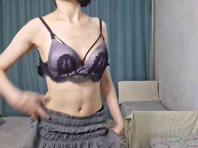 UrSweetieLeigh webcam