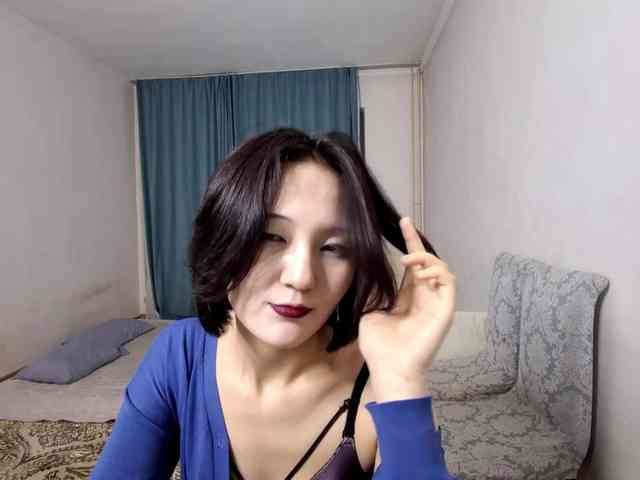 UrSweetieLeigh webcam