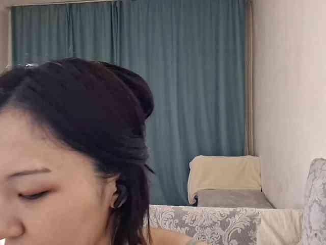 UrSweetieLeigh webcam