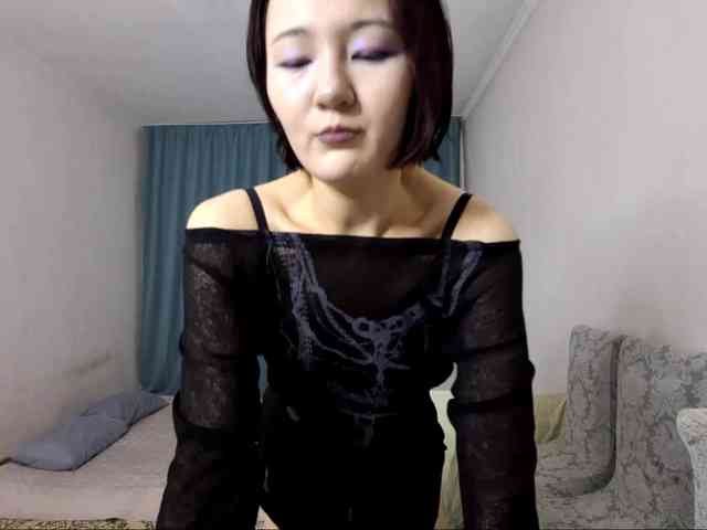 UrSweetieLeigh webcam