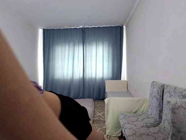 UrSweetieLeigh webcam