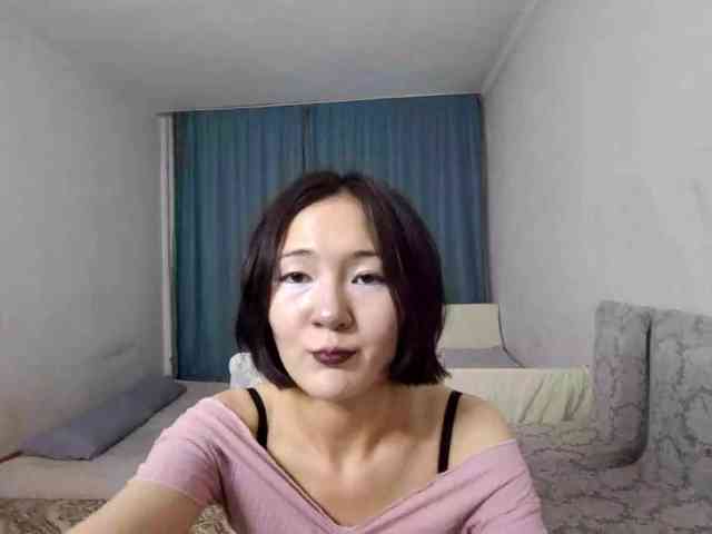 UrSweetieLeigh webcam