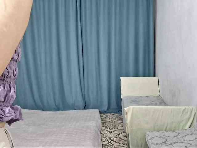 UrSweetieLeigh webcam