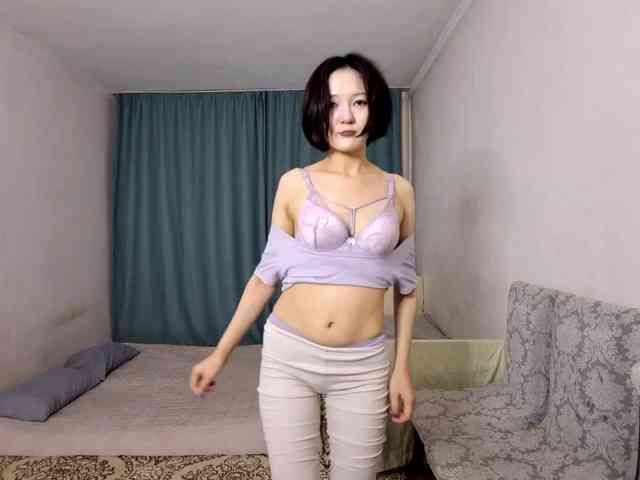 UrSweetieLeigh webcam
