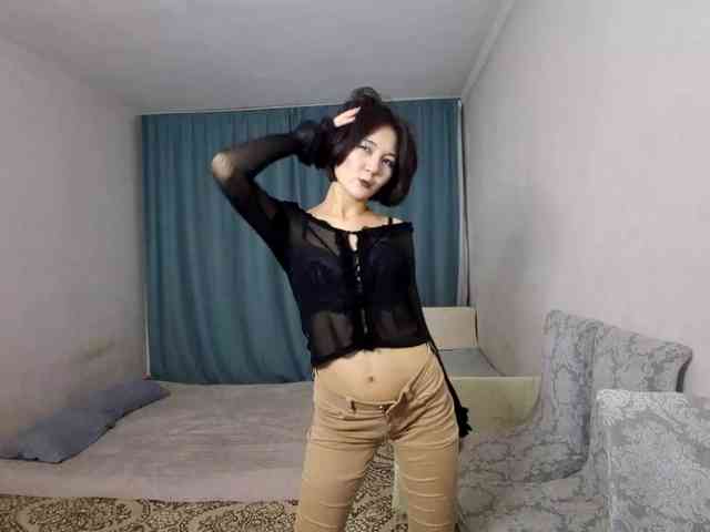 UrSweetieLeigh webcam