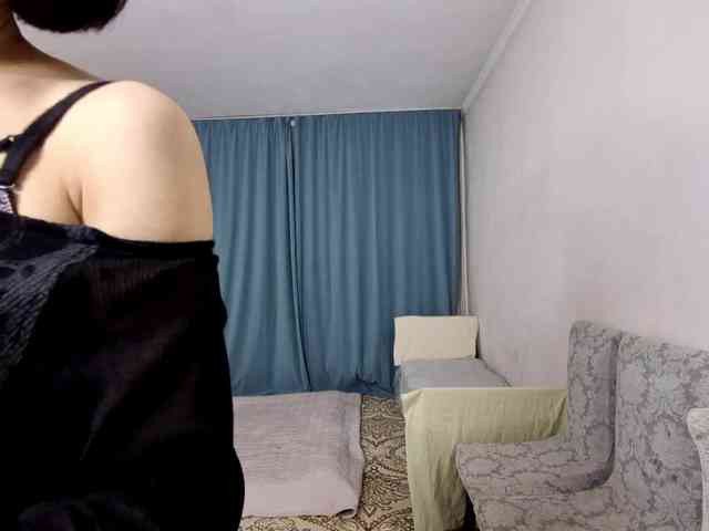 UrSweetieLeigh webcam