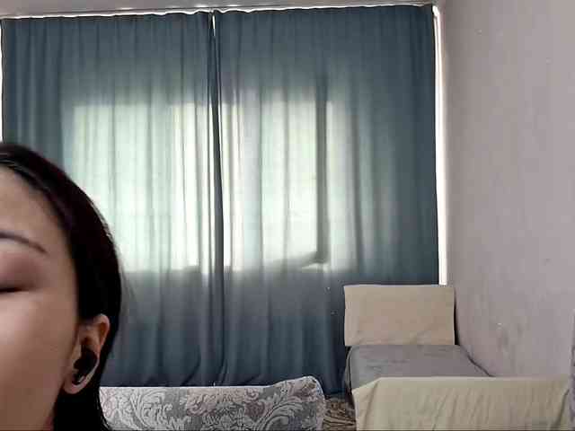 UrSweetieLeigh webcam