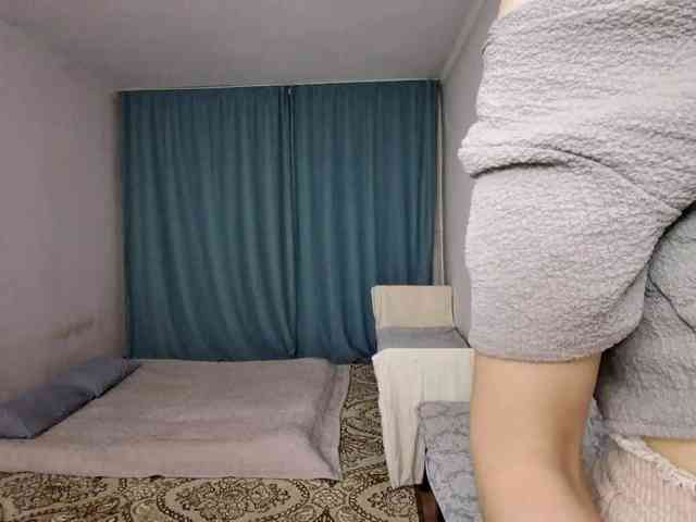 UrSweetieLeigh webcam