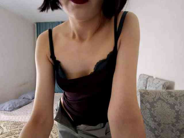 UrSweetieLeigh webcam