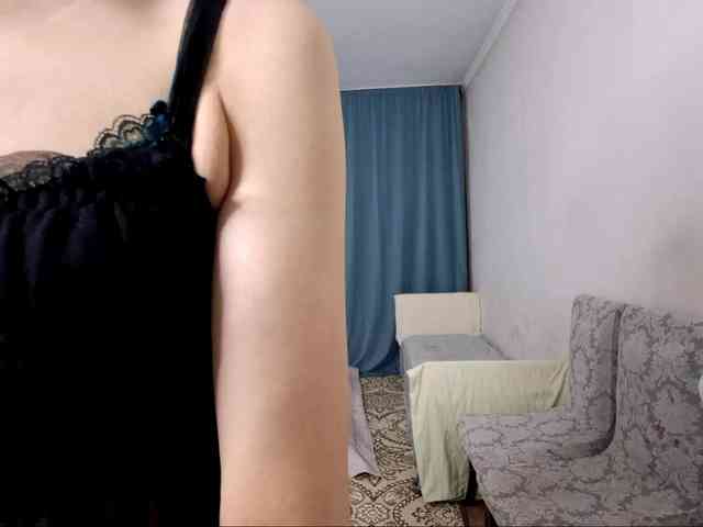 UrSweetieLeigh webcam