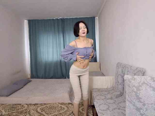 UrSweetieLeigh webcam