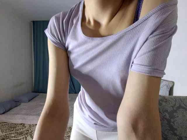 UrSweetieLeigh webcam