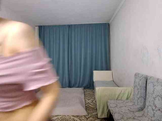 UrSweetieLeigh webcam