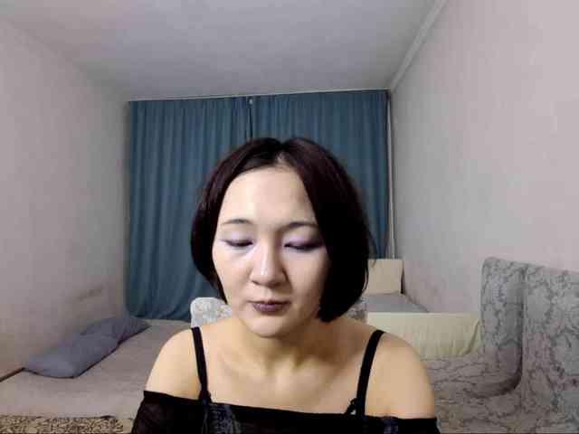 UrSweetieLeigh webcam
