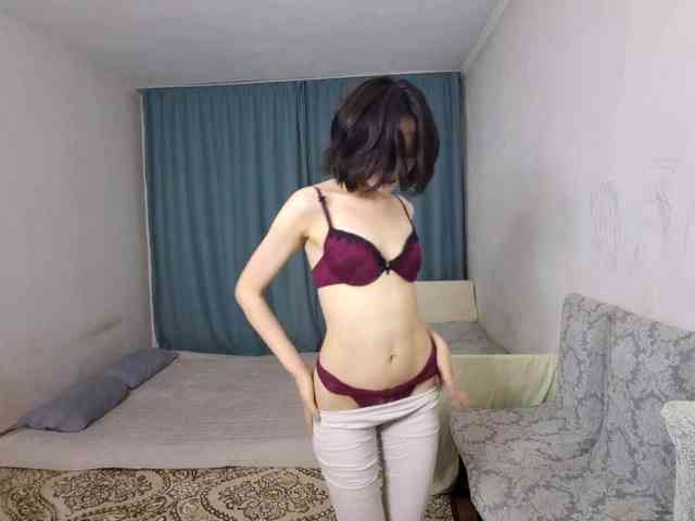 UrSweetieLeigh webcam