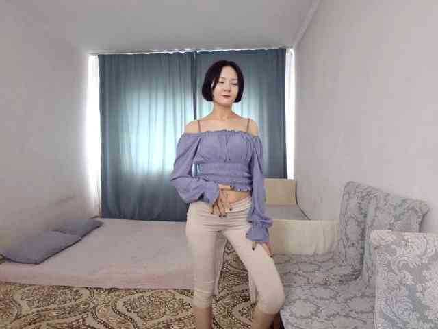 UrSweetieLeigh webcam