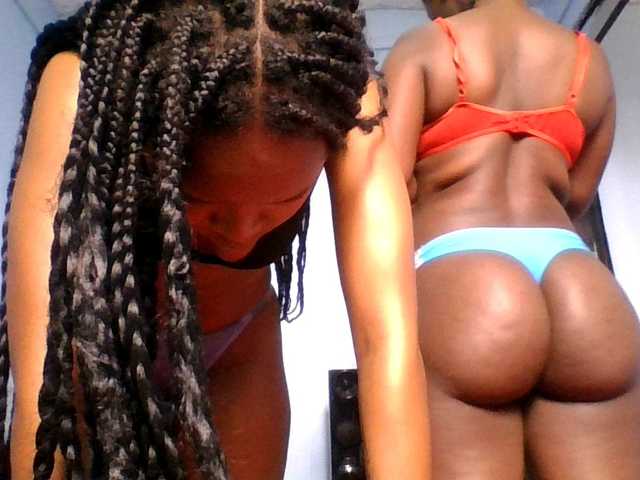 Slutgals2's BongaCams show and profile