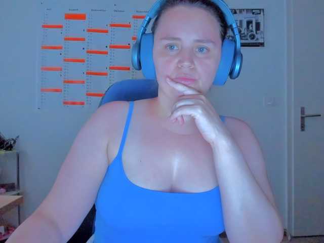 Elieen2 live cam on BongaCams