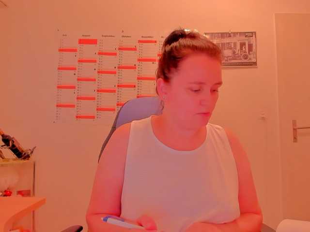 Elieen2 live cam on BongaCams