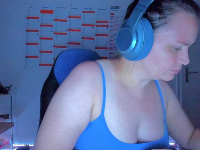 Elieen2 live cam on BongaCams