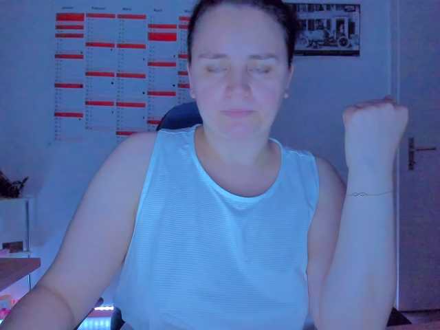 Elieen2 live cam on BongaCams