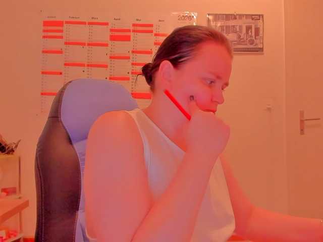 Elieen2 live cam on BongaCams