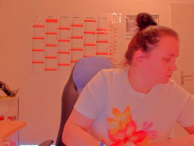 Elieen2 live cam on BongaCams