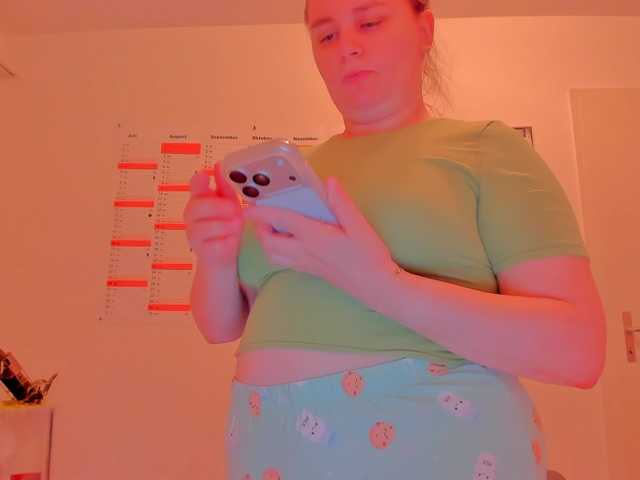 Elieen2 live cam on BongaCams