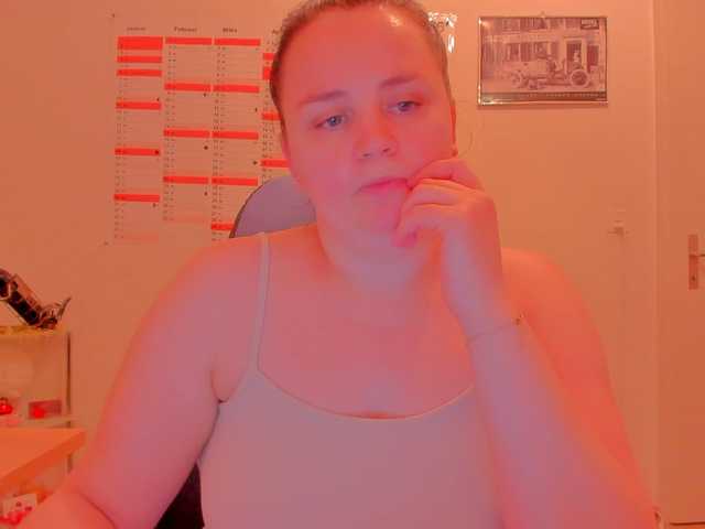 Elieen2's BongaCams show and profile