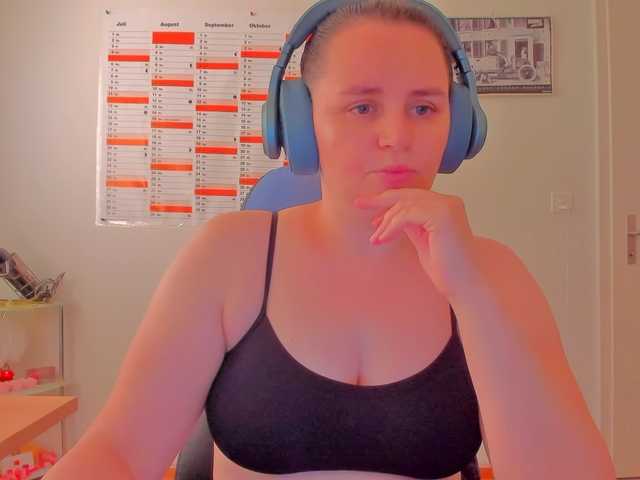 Elieen2 live cam on BongaCams