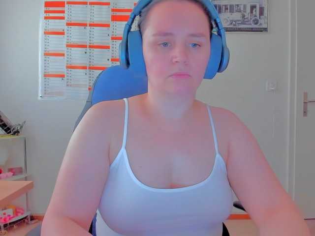 Elieen2 live cam on BongaCams