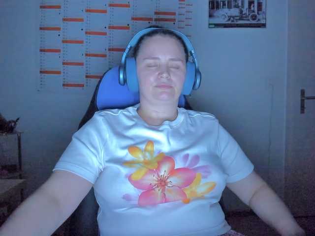 Elieen2 live cam on BongaCams