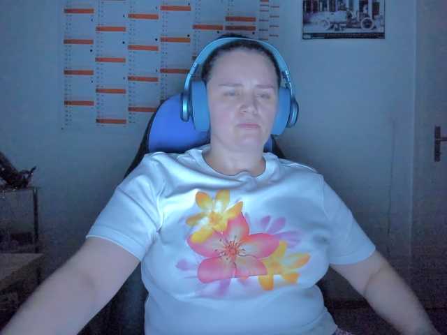 Elieen2 live cam on BongaCams