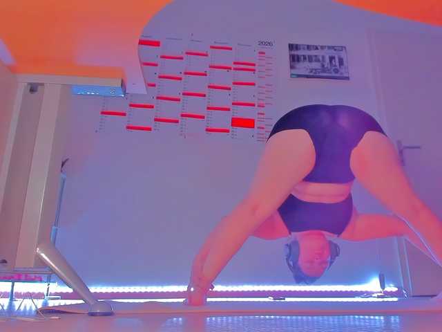 Elieen2 live cam on BongaCams