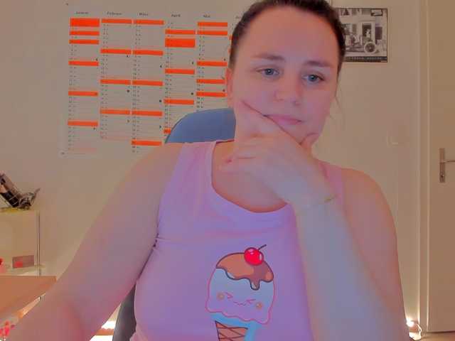 Elieen2's BongaCams show and profile